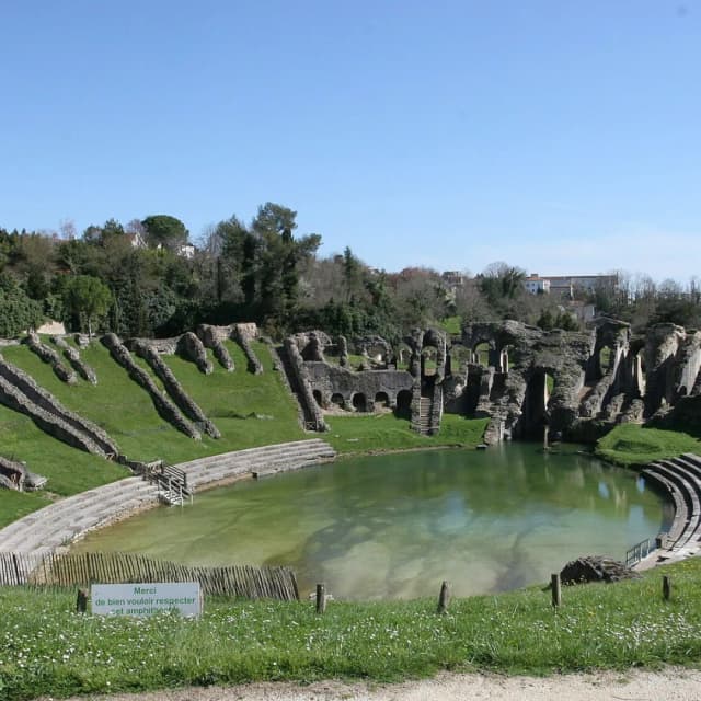 Saintes