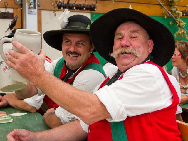 Une bonne bière à la moustache Oktoberfest - Une bonne bière à la moustache