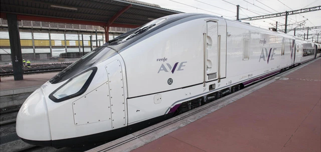 Renfe-106-chamartin.jpeg Renfe-106-chamartin.jpeg