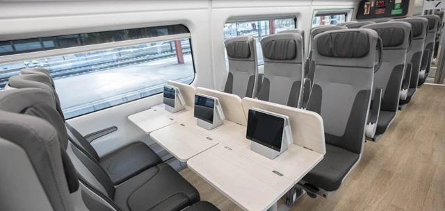 Renfe-106-interior.jpeg