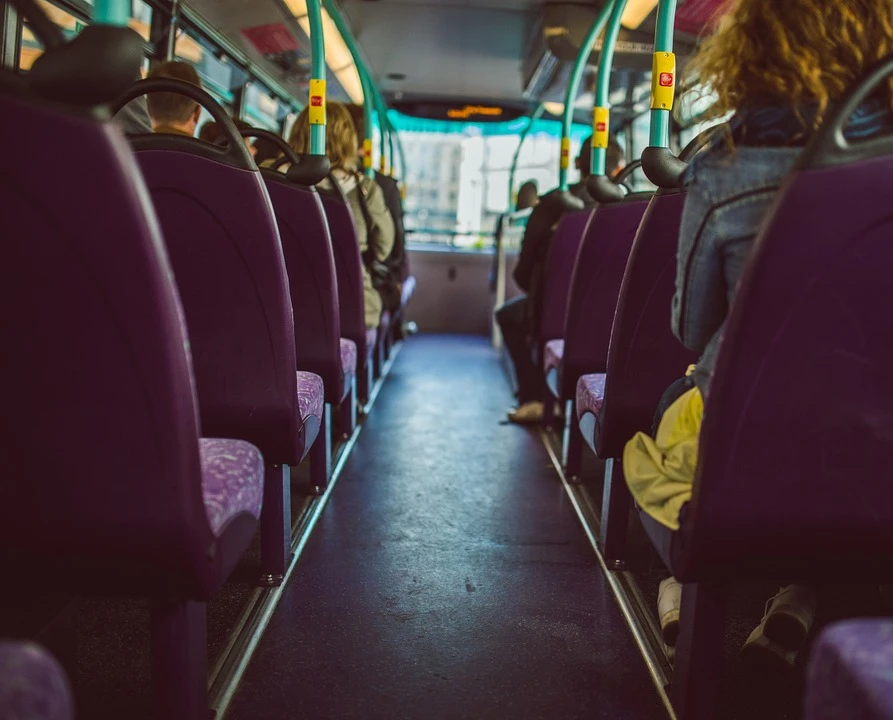 bus-923199_960_720.jpg