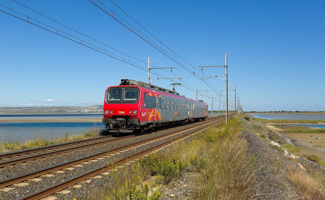Z 7300 of SNCF (Société National des Chemins de fer Français) between Port-la-Nouvelle and Salses, France.jpg
