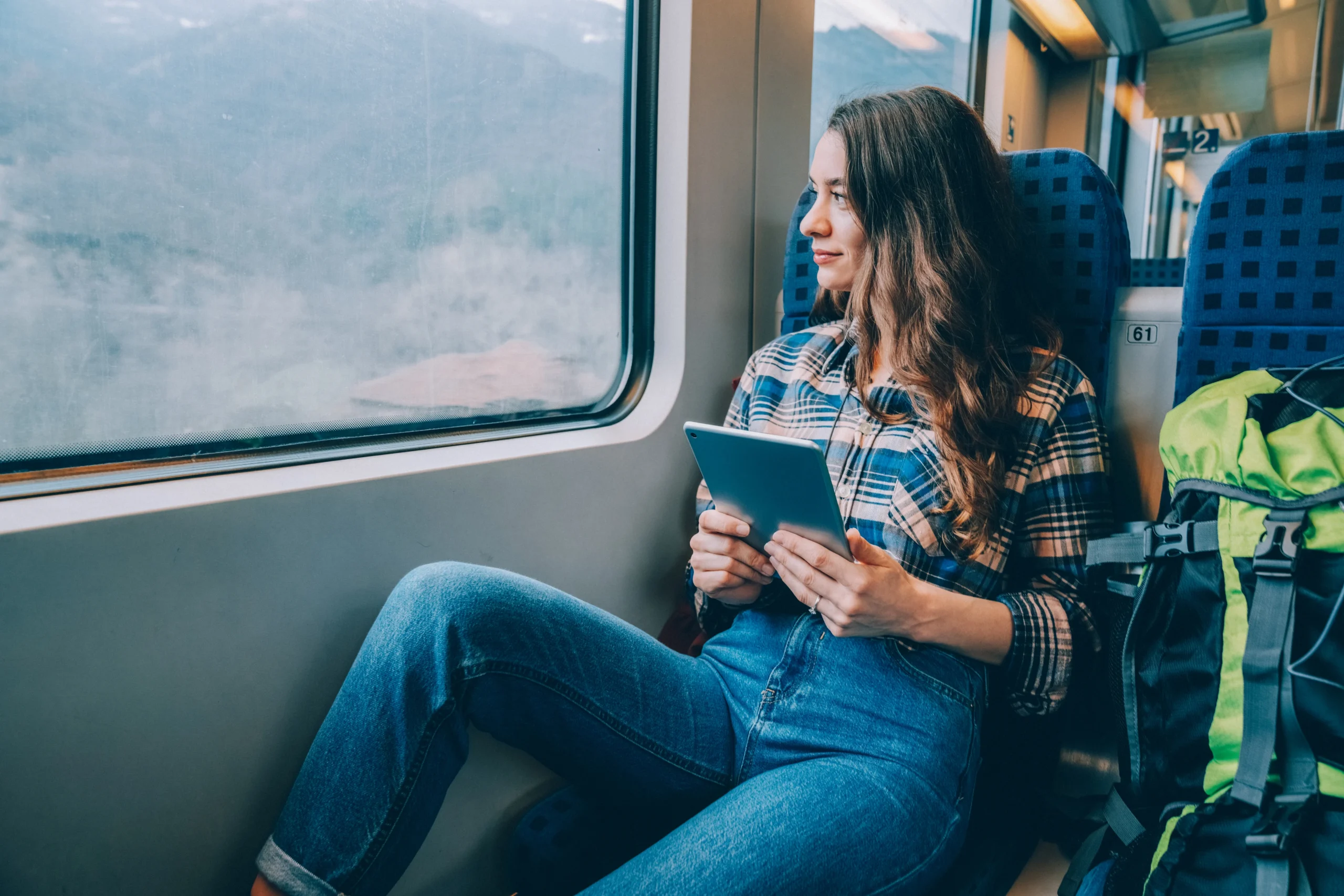 train_woman_backpack.jpg